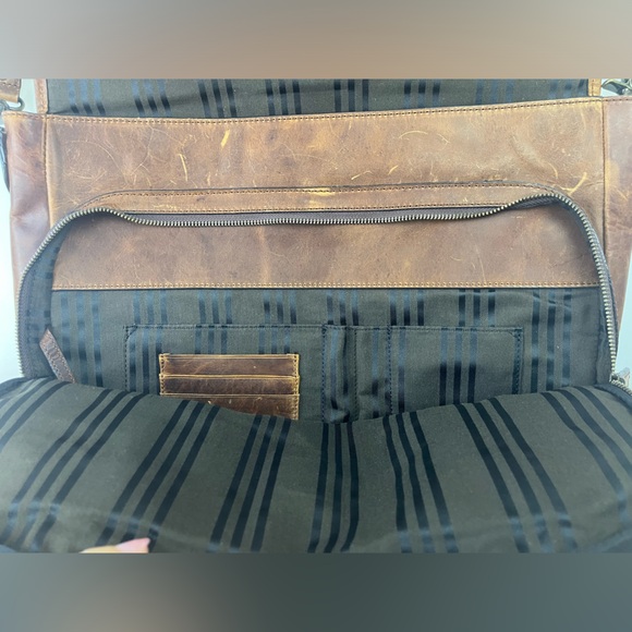 Frye Brown Leather Logan Buckle Top Handle Messenger Bag N270-1 - Picture 8 of 15